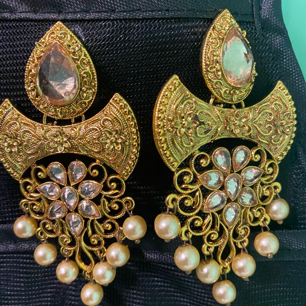 Gold color with pearl drop